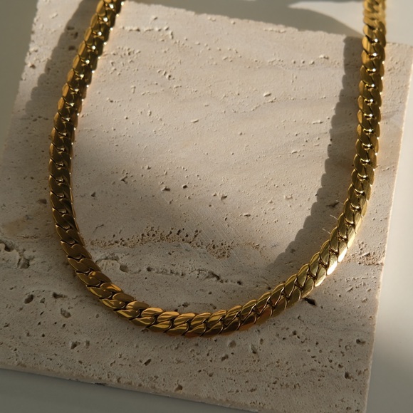 CLOSING SALE! 18K Gold Plated Thick (6mm) Weaved Snake Chain - Picture 5 of 12